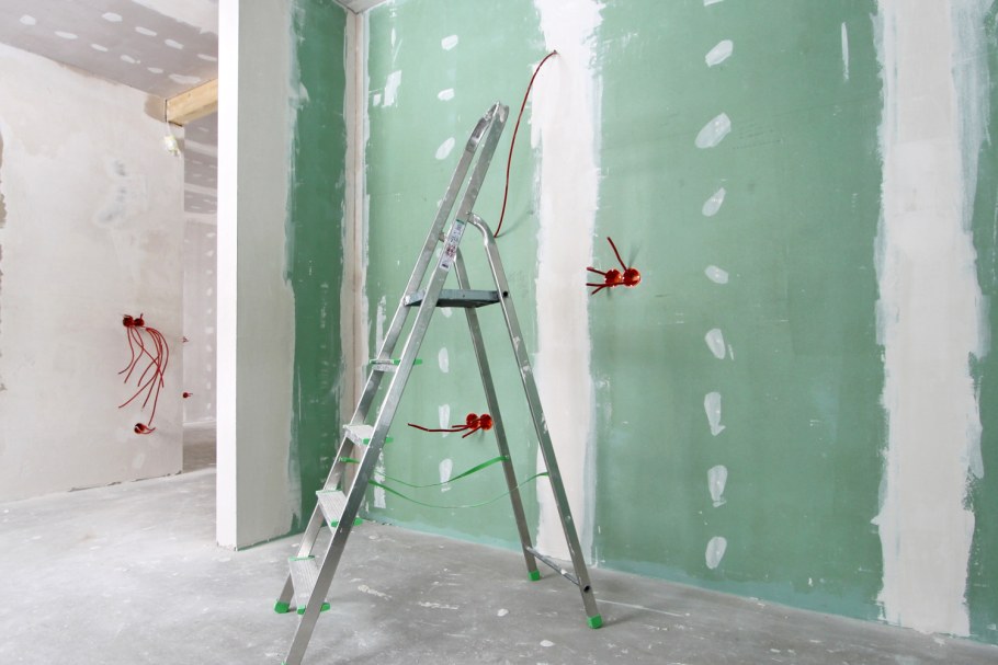 Выравнивание стен гипсокартоном