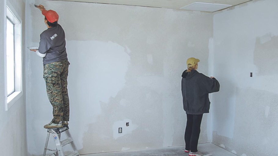 Чистовая отделка шпатлевка стен