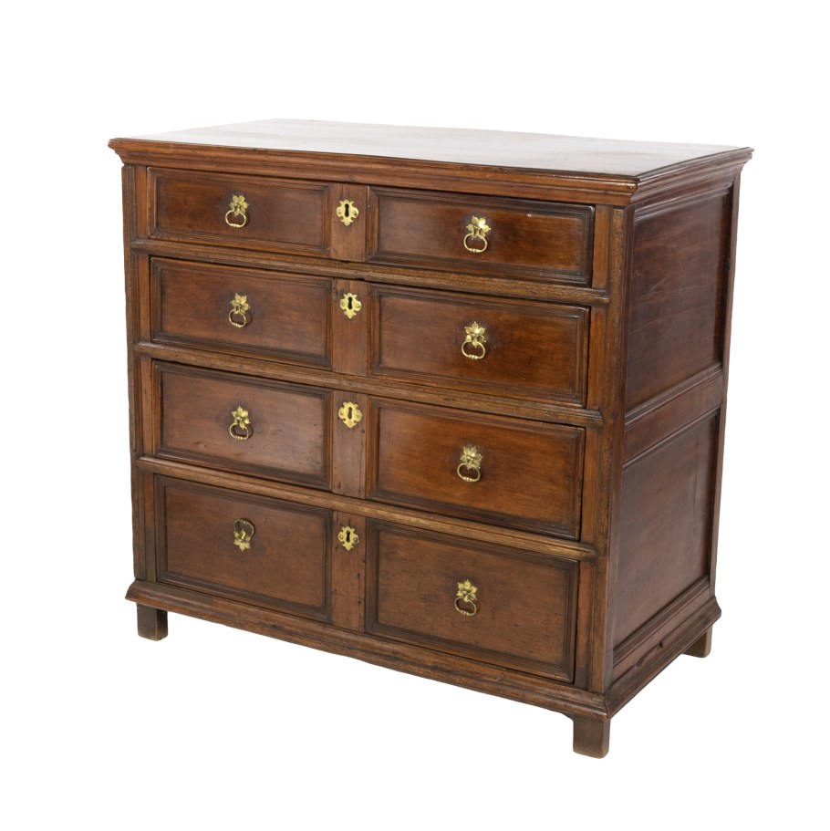 Комод из дерева