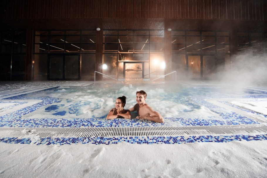 Рыбинск бухта Коприно бассейн на улице