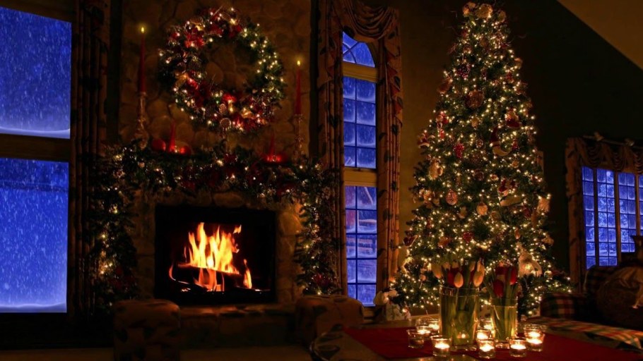 Новогодняя комната с камином
