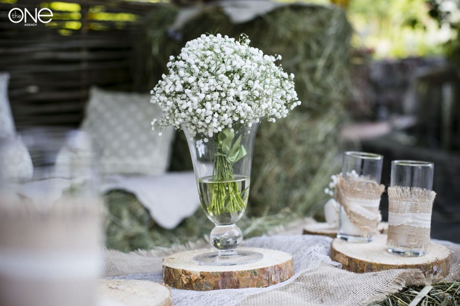 Букет из гипсофилы с зеленью