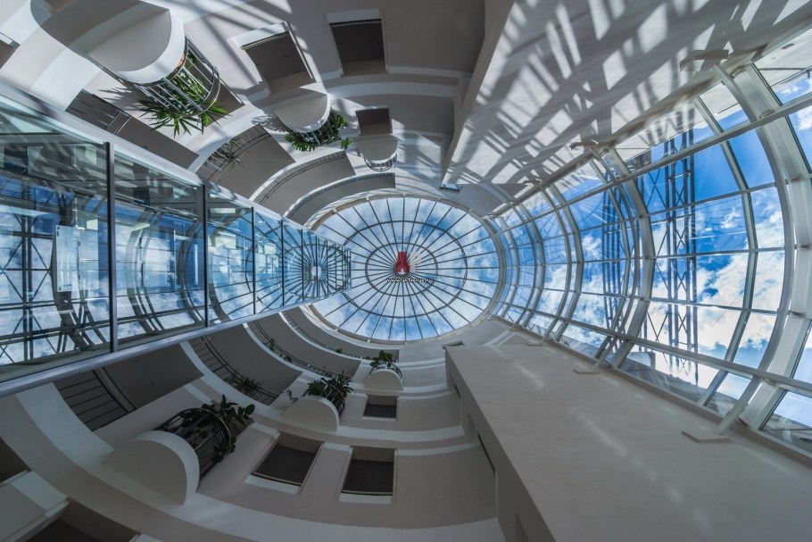 Интерьер вестибюля общественного здания