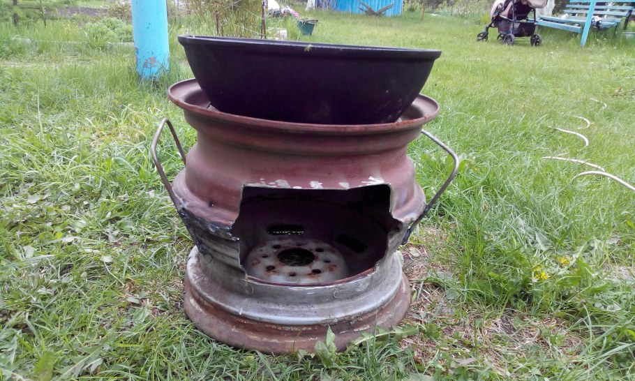 Кострище из диска автомобиля для шашлыка