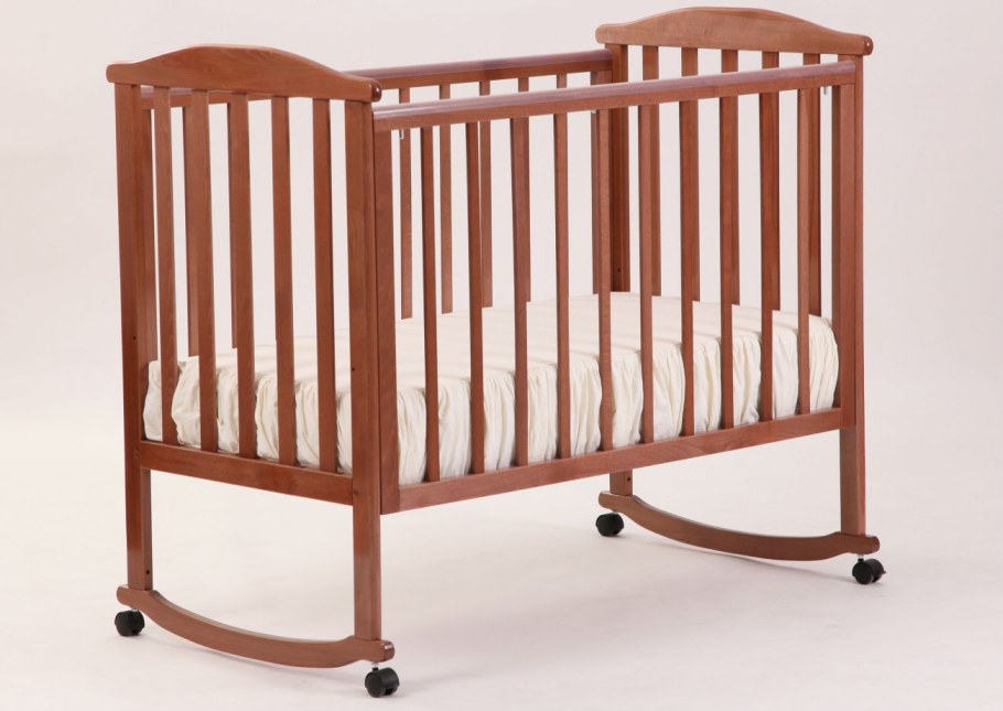 Кроватка Лель (Кубаньлесстрой) Лилия Люкс аб 17.0 (качалка), на полозьях