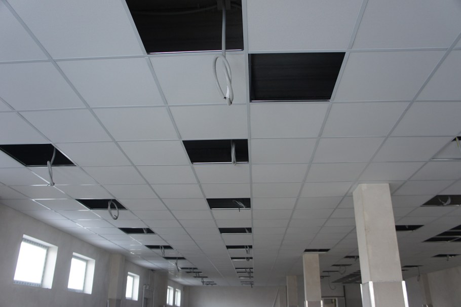 Подвесной потолок типа Армстронг