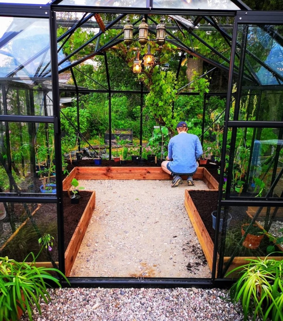 Мини оранжерея на участке