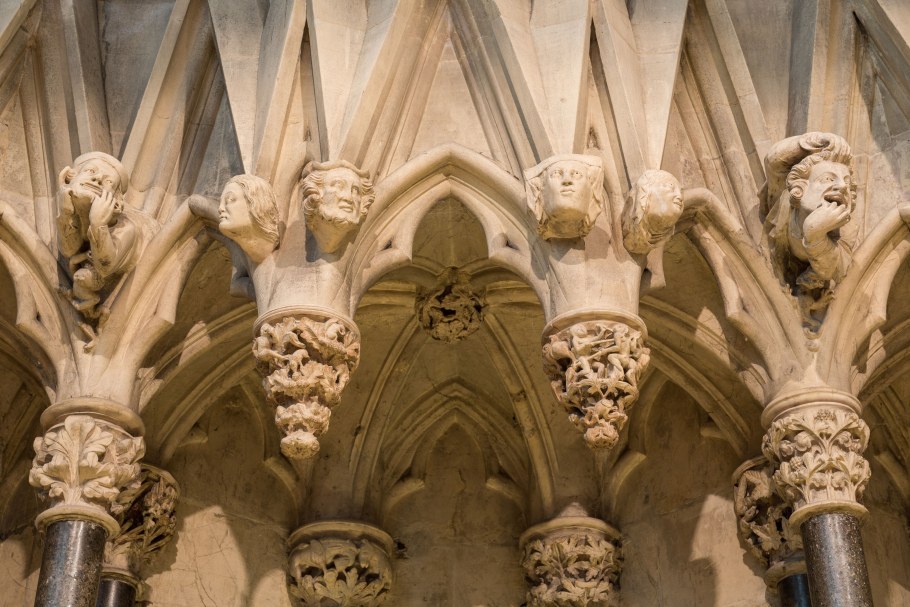 Горгульи йоркский собор Англия