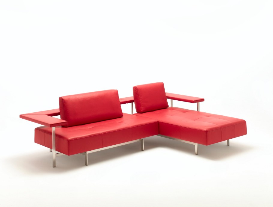 Диван в минималистическом стиле