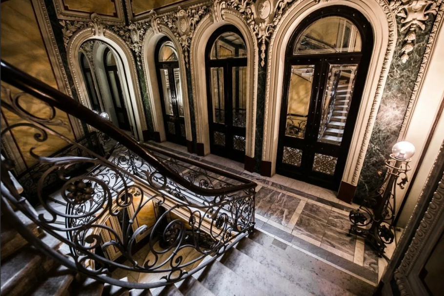 Доходный дом Елисеева в Санкт-Петербурге