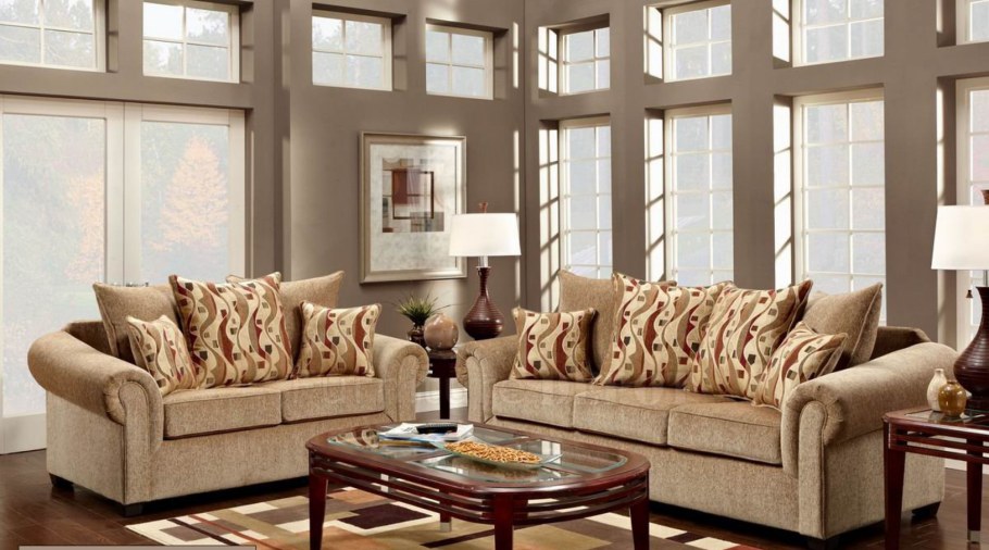 Бежевый диван в интерьере