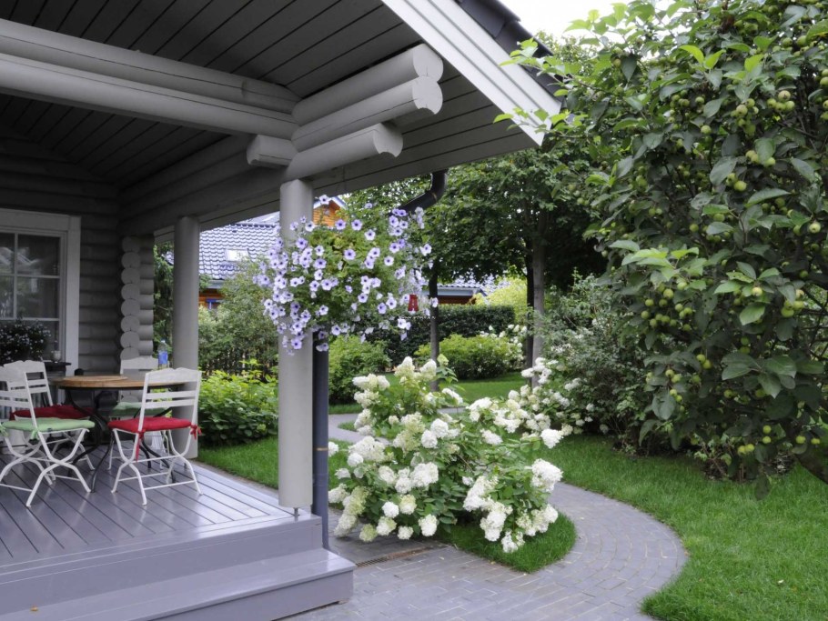 Ландшафт перед домом