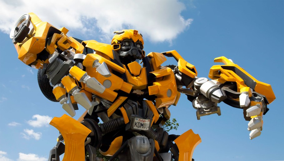 Бамблби на стене