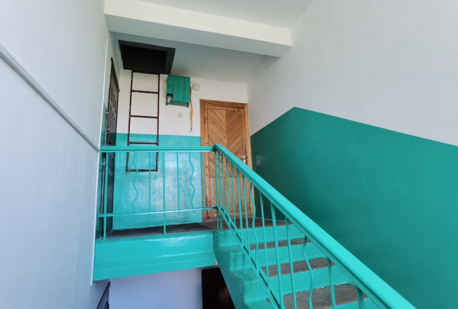 Цвет стен в подъезде