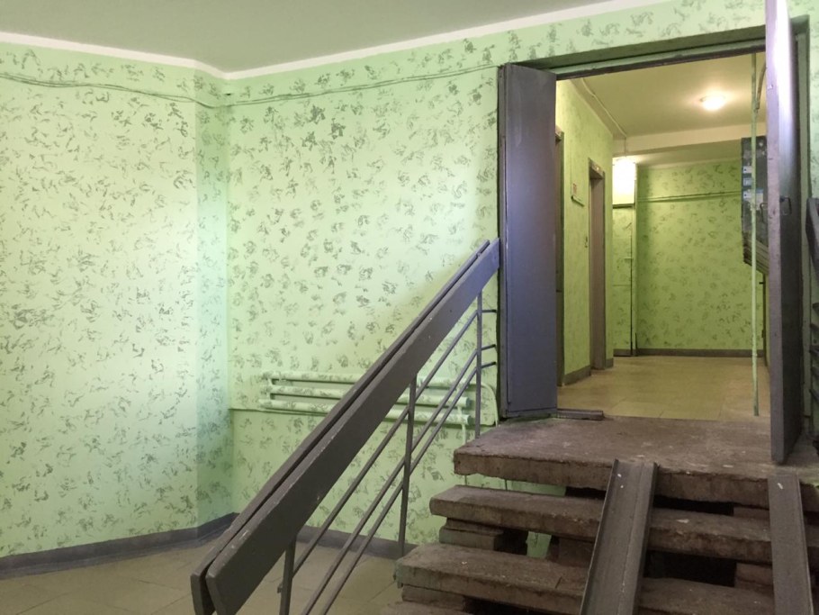 Стена подъезда