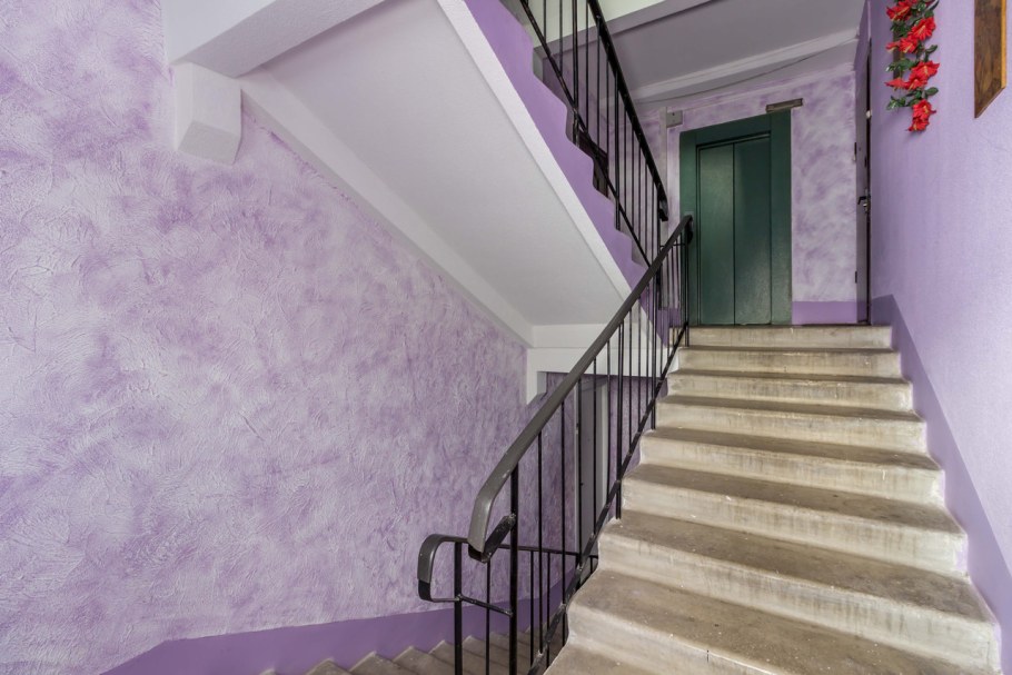 Подъезды многоквартирных домов