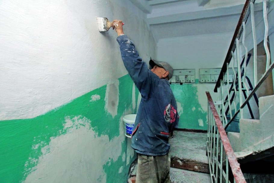 Красивый подъезд в сталинке