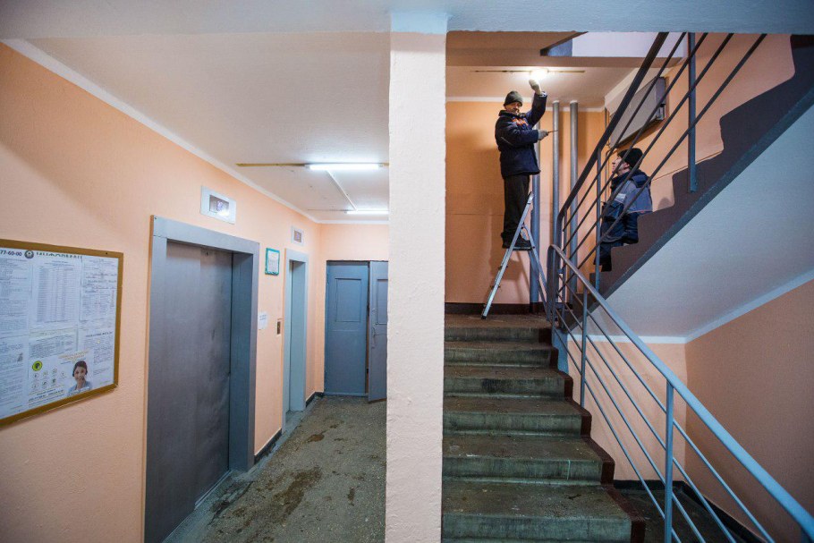 Красим подъезд