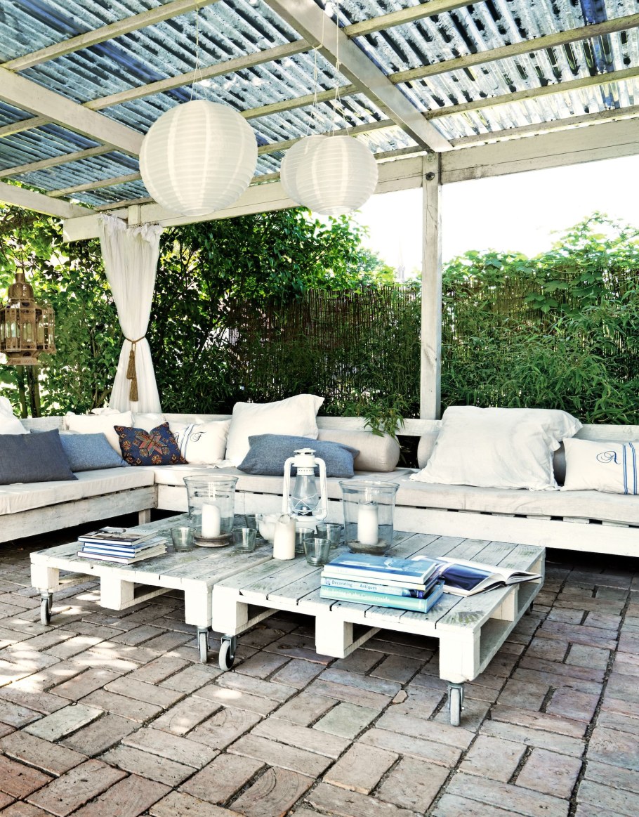 Беседка в морском стиле