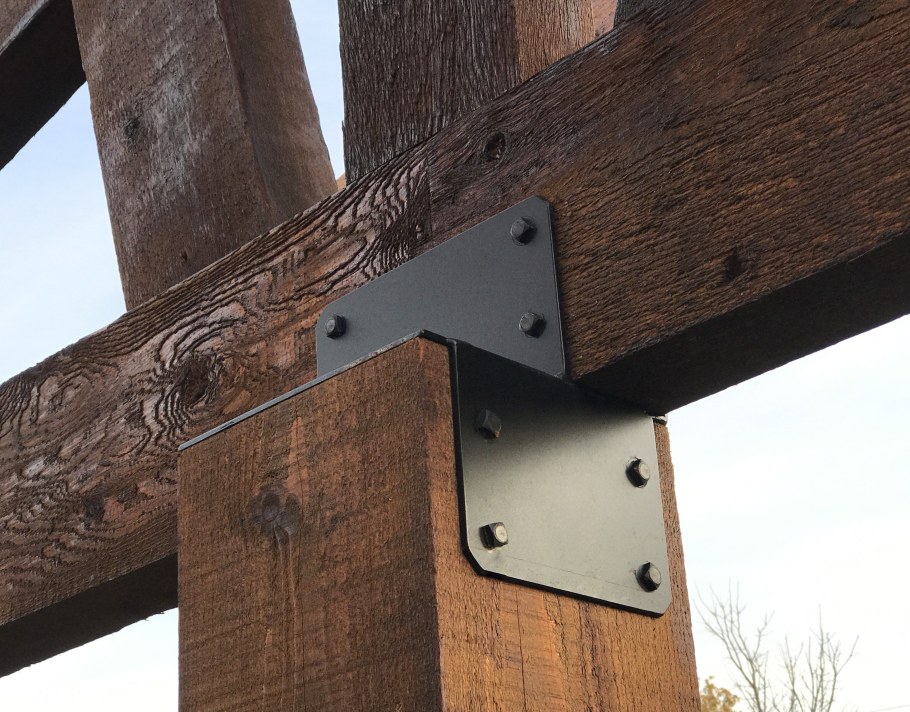 Узел крепежа деревянных балок 50х200