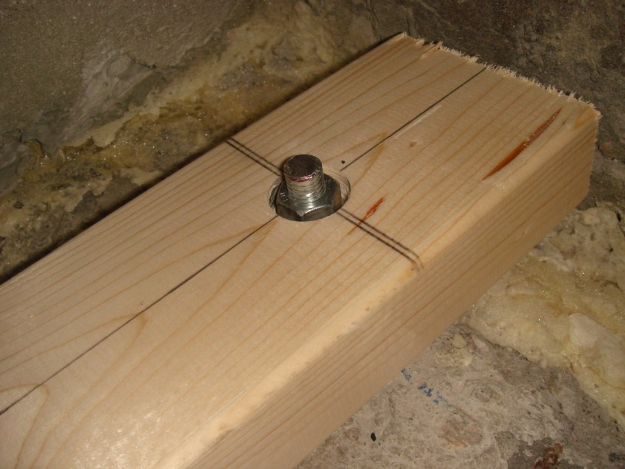 Крепление прямого подвеса к стене