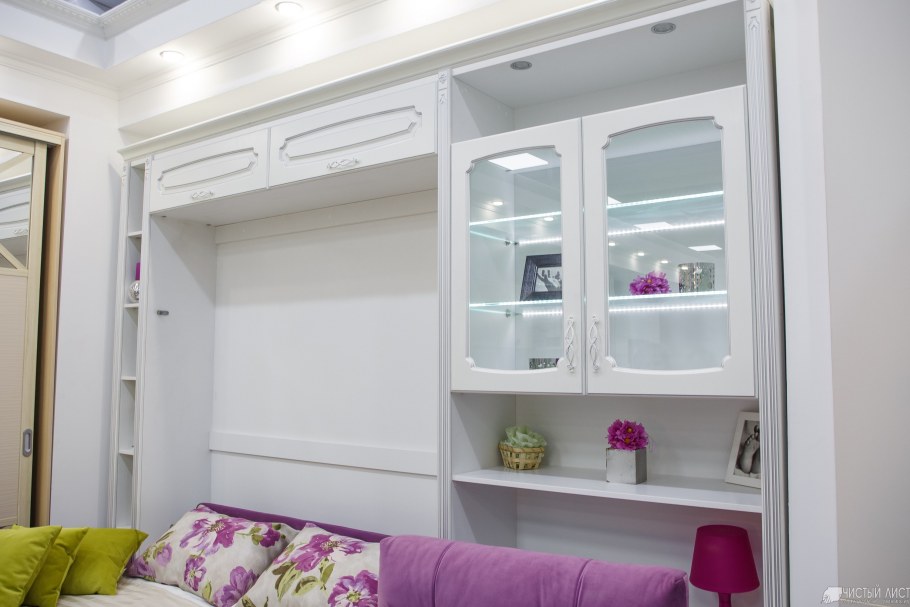 Встроенные шкафы с диваном