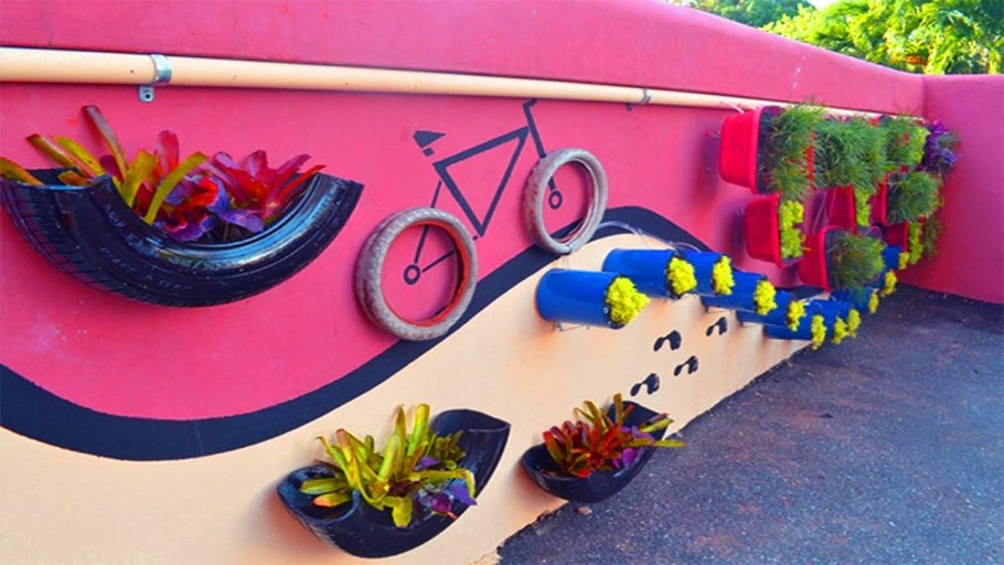 Заборчик из покрышек для цветов