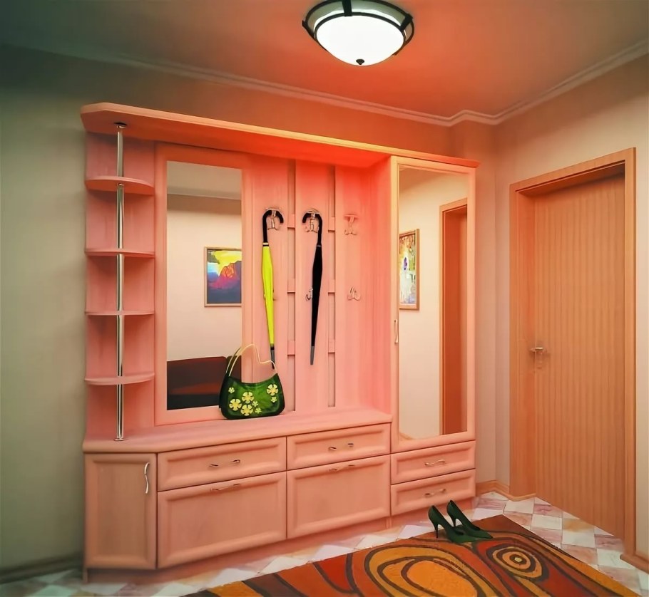 Прихожая для узкого коридора