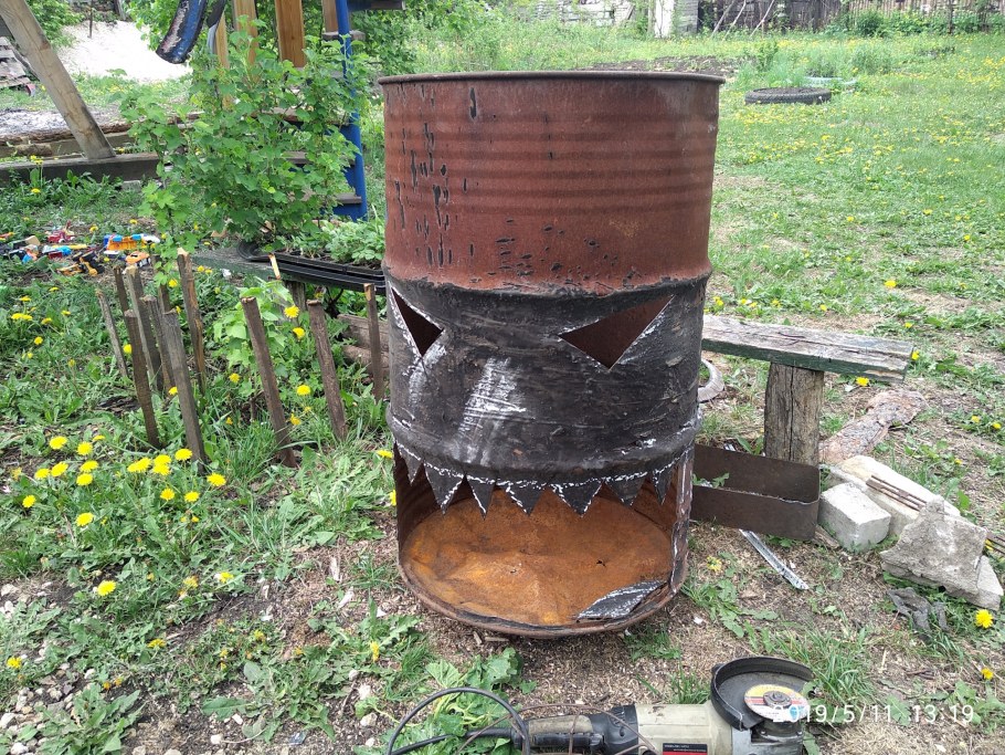 Бездымная печь для сжигания мусора