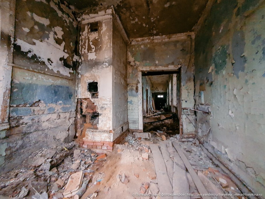 Заброшка внутри и снаружи