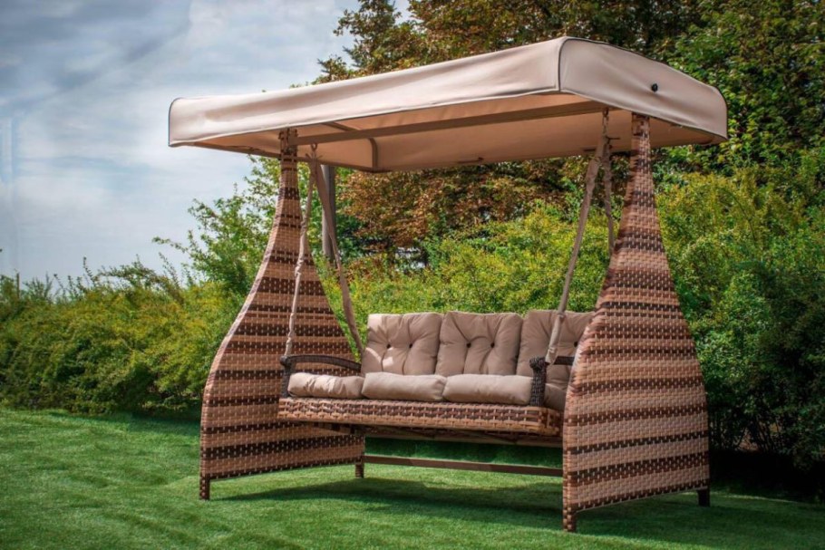 Диван-качели для дачи