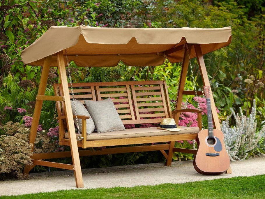 Качели деревянные