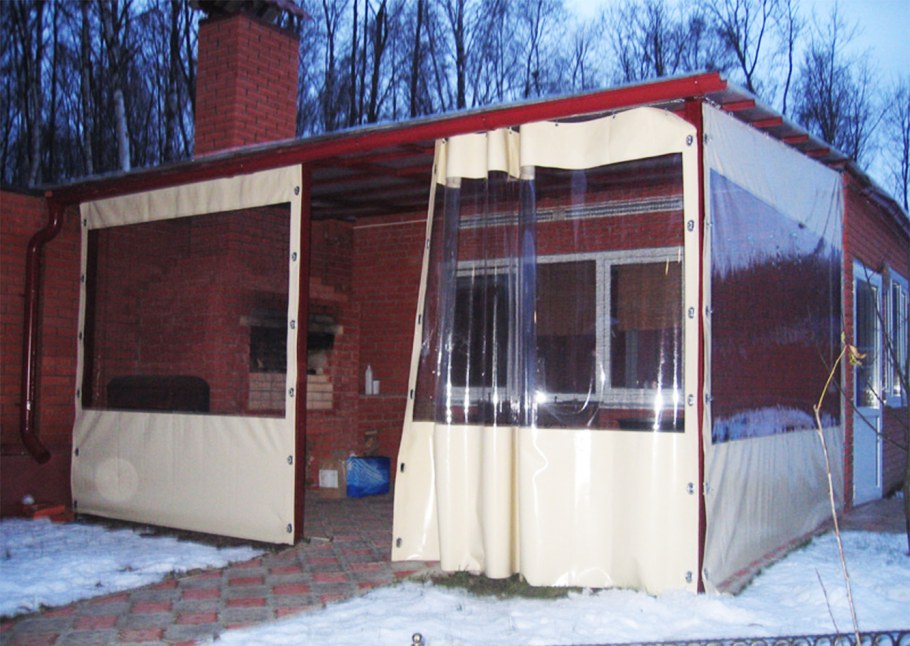 Шторы из клеенки для беседки