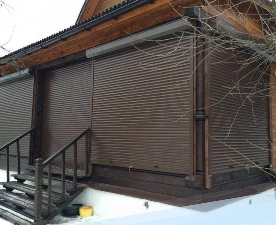 Деревянные жалюзи для террасы