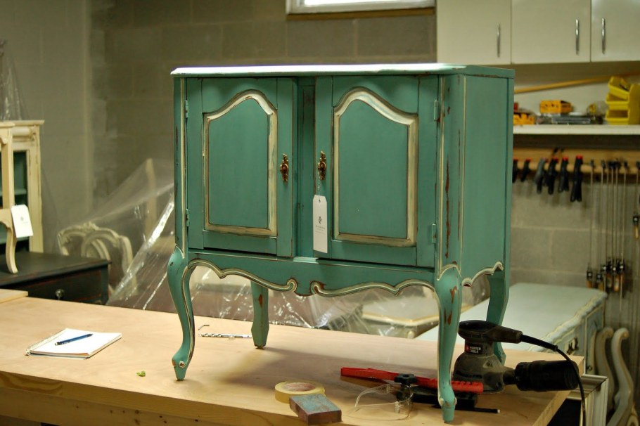 Краска для реставрирования мебели