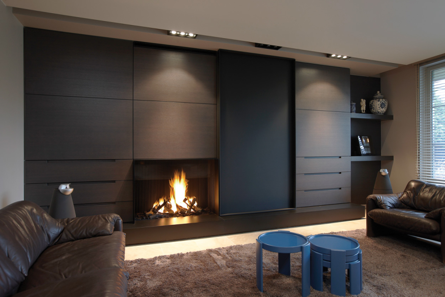 Камин встроенный в шкаф