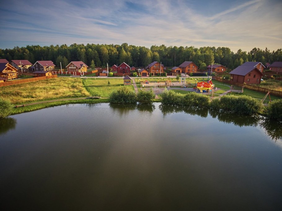 Лесные озера коттеджный поселок Владимирская