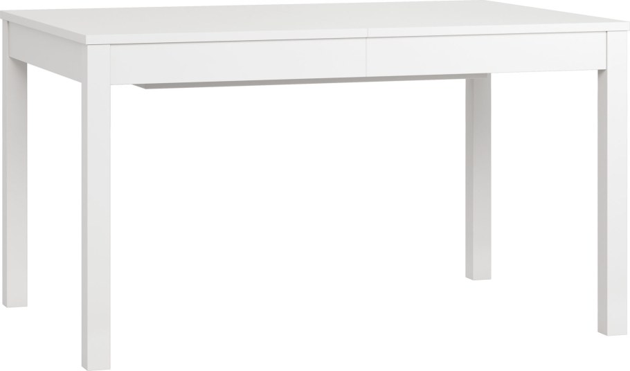 Овальный обеденный стол в скандинавском стиле