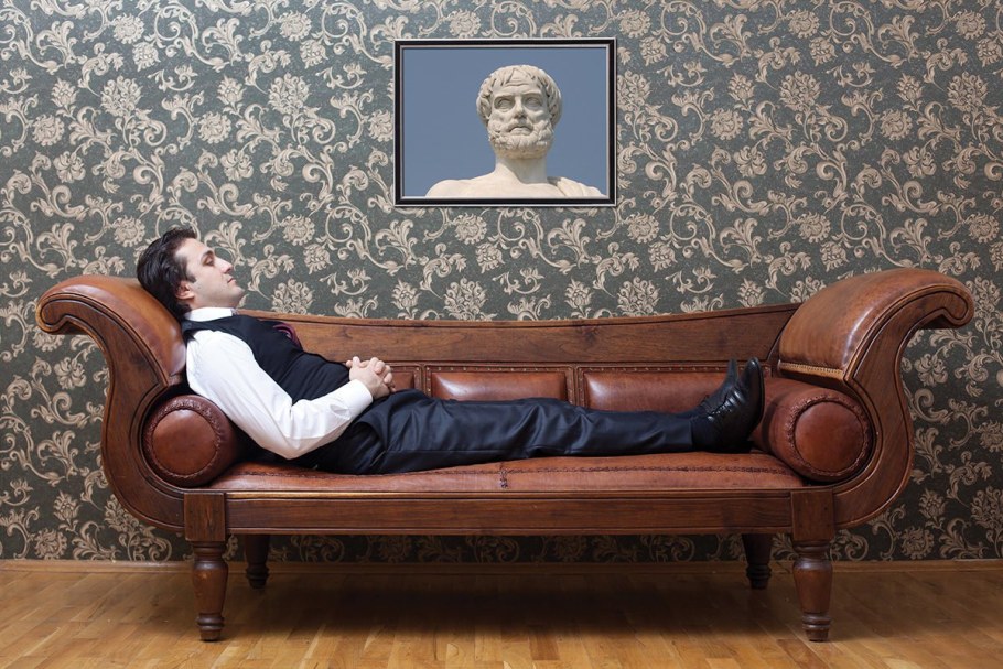 Грязный диван до и после