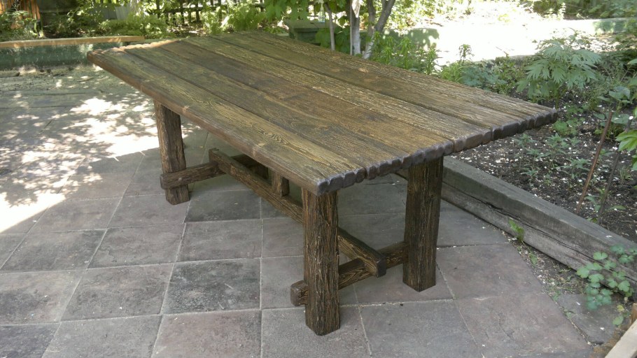 Складной стол из дерева