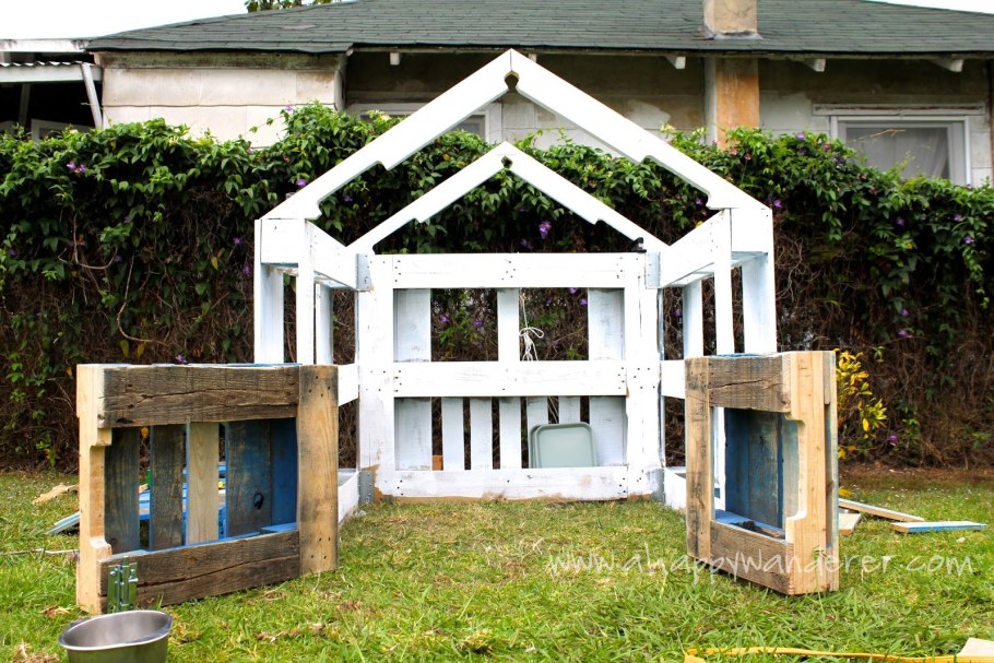 Беседка из поддонов