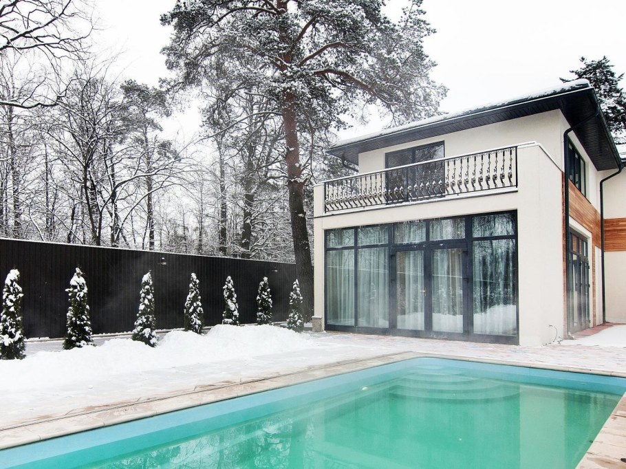 Баня с открытым бассейном