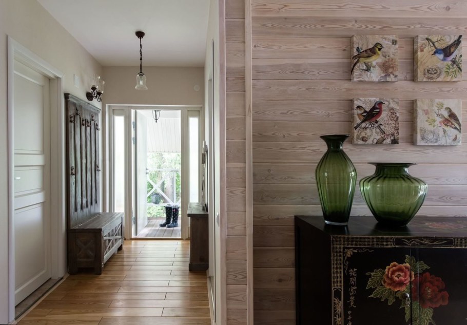 Вагонка в интерьере коридора