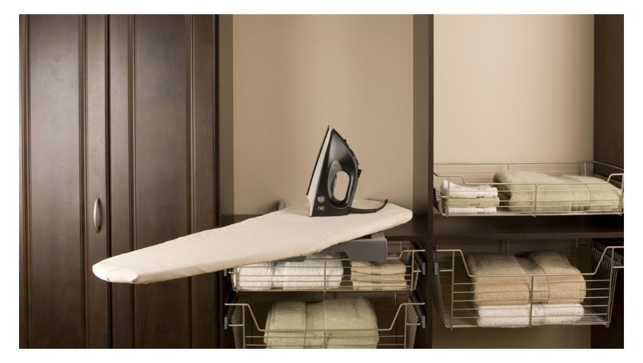 Гладила в шкафу