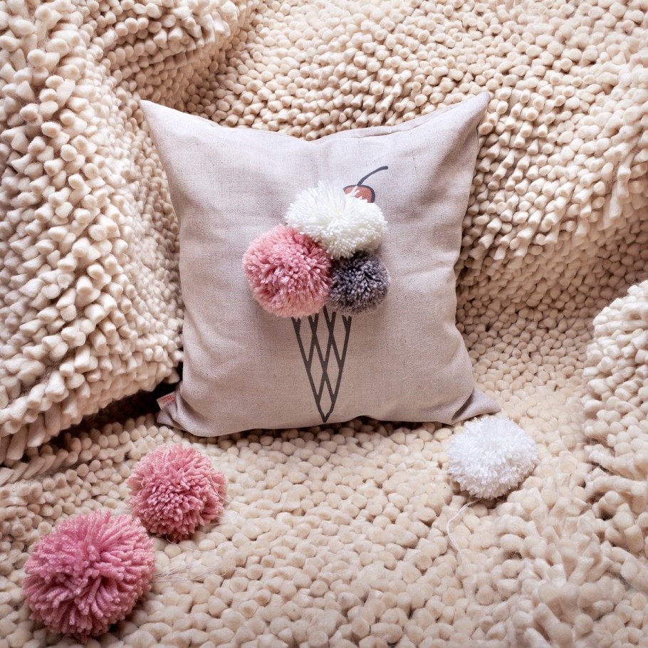 Красивые подушки