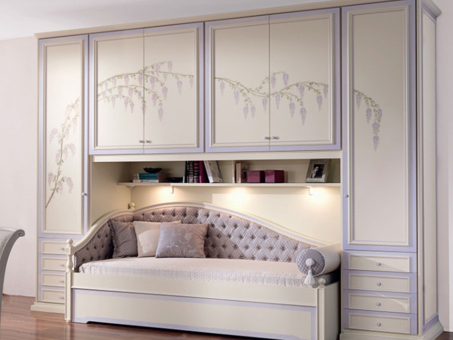 Гостиная с откидной кроватью