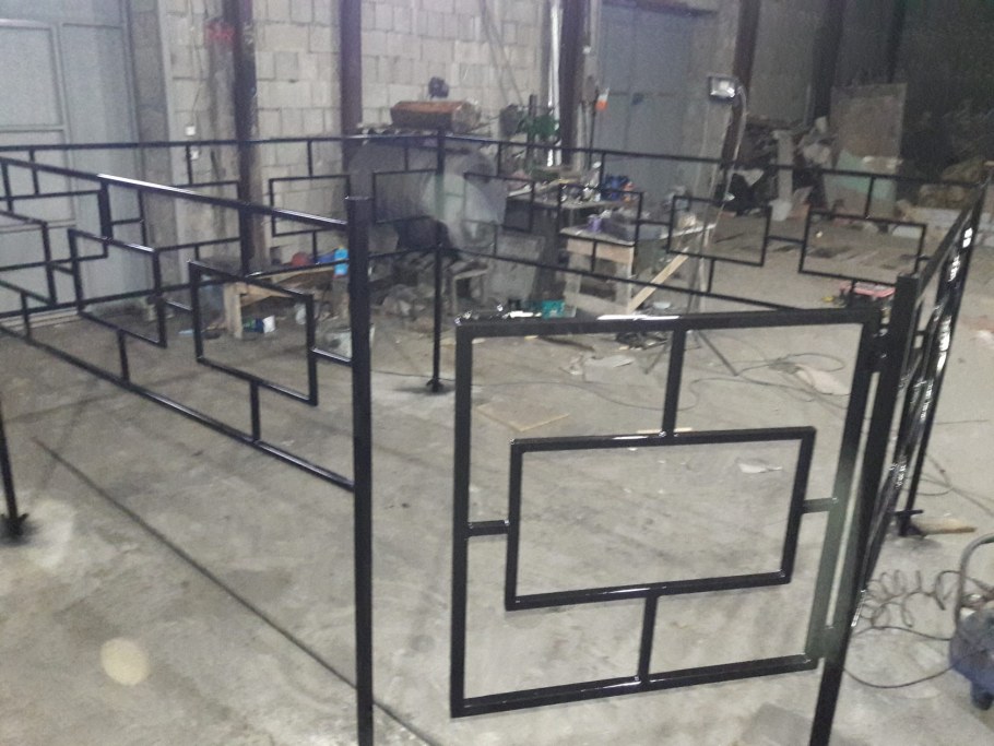 Металлоизделия из профильной трубы