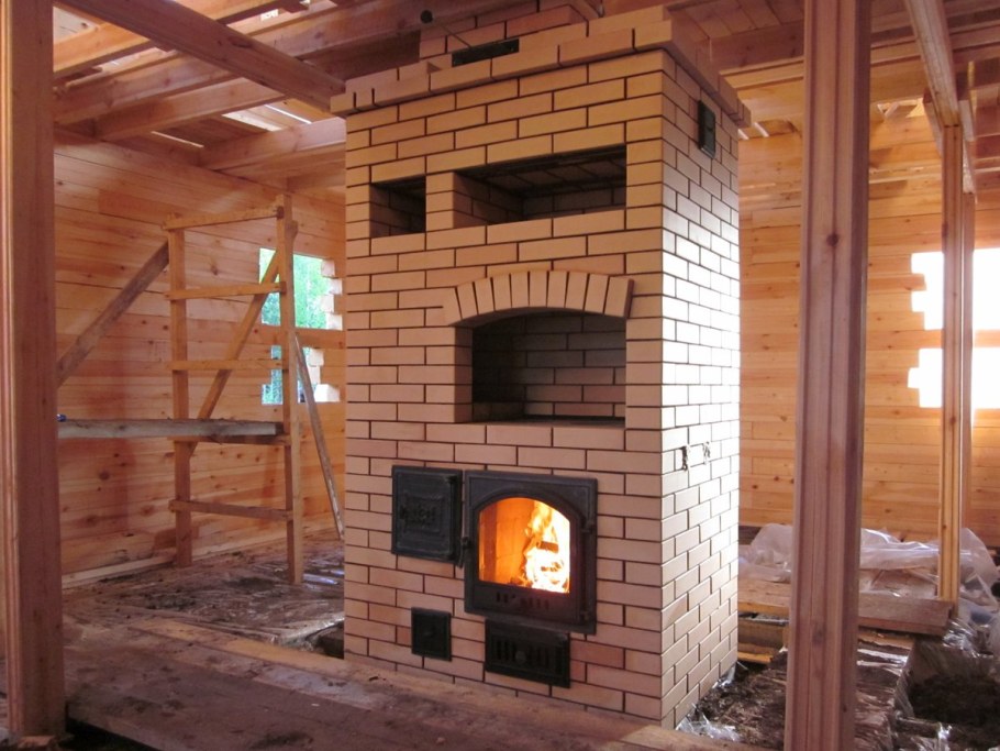 Угловая отопительно-варочная кирпичная печь "шведка"