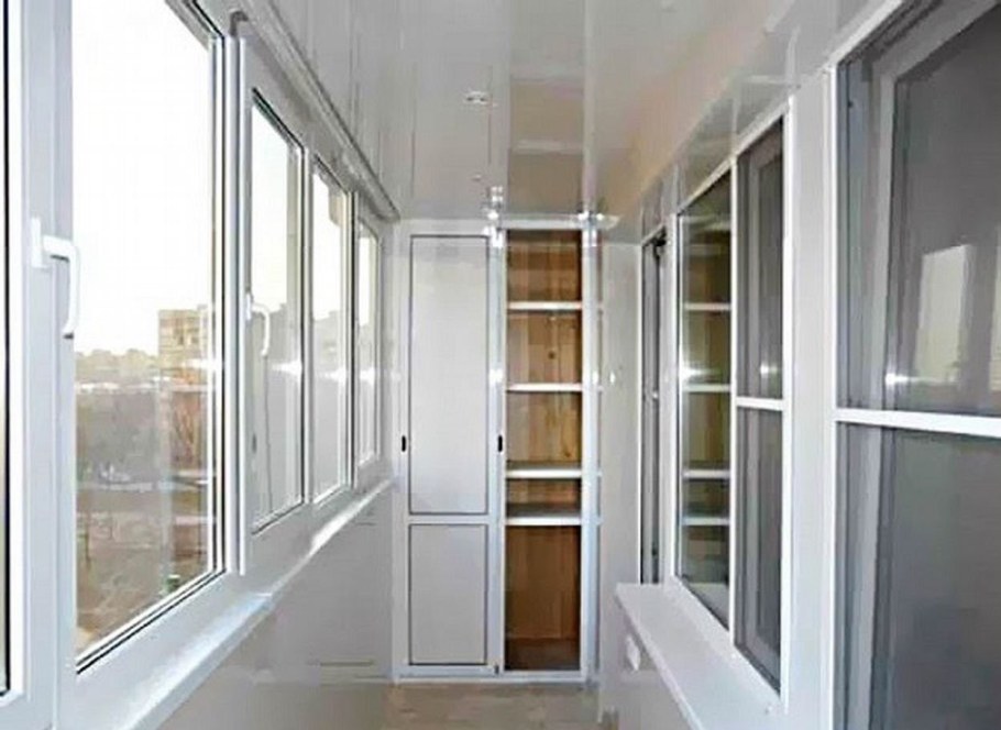 Обшивка балкона вагонкой