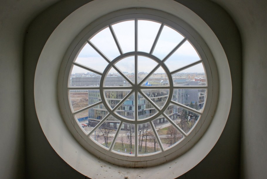 Круглые пластиковые окна